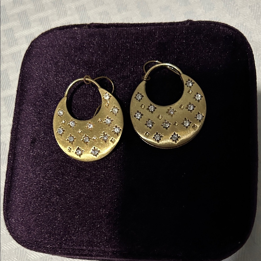 Gold earrings